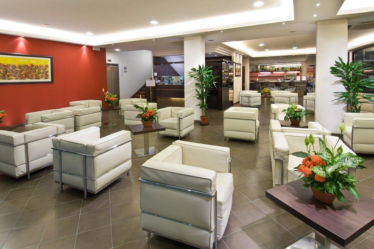 Hotel Milton Cattolica Buitenkant foto
